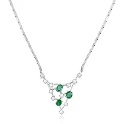 Gargantilha Trabalhada de Ouro Branco com 11 Diamantes e 3 Esmeraldas