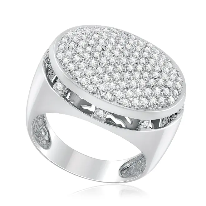 Anel Pavê de Ouro Branco com Diamantes totalizando 1,05 Ct.
