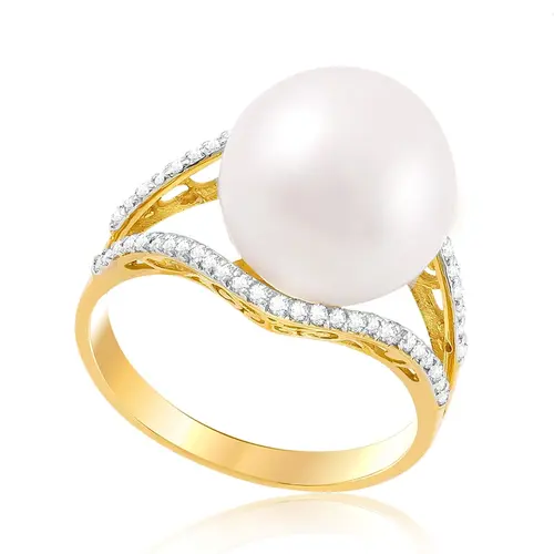 Anel de Ouro Amarelo com Diamantes e Pérola de 11 mm