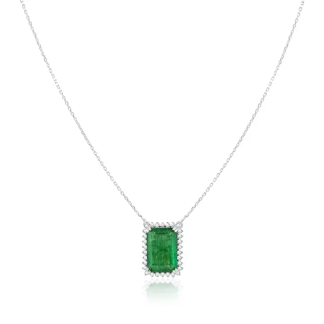 Conjunto Par de Brincos e Colar, com Diamantes e Esmeraldas