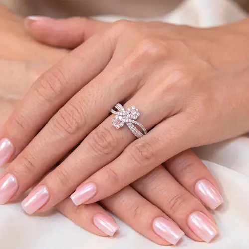 Anel Flores de Ouro Branco com Diamantes Brancos e Rosa - Com certificado AGL - AM03