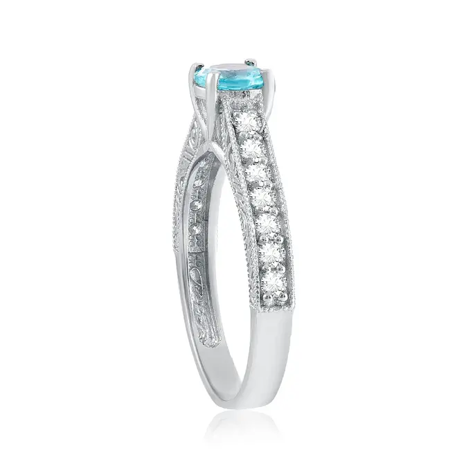 Anel de Ouro Branco com 30 pts em Diamantes e Turmalina Azul de 1 ct
