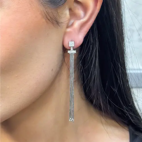 Par de Brincos Veneziana de Ouro Branco com Diamantes totalizando 30 pts.