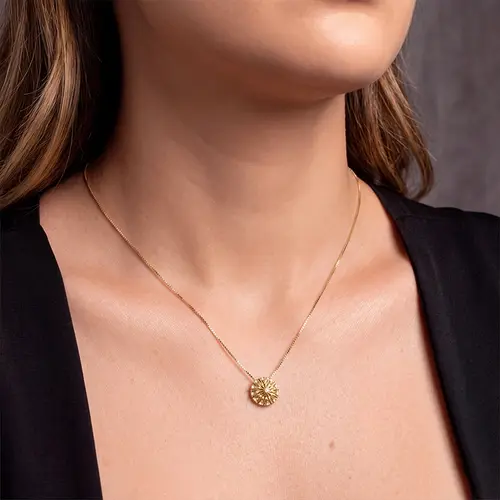 Pingente Trabalhado de Ouro Amarelo com Cristais