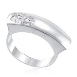 Anel Flores de Ouro Branco com 2 Diamantes
