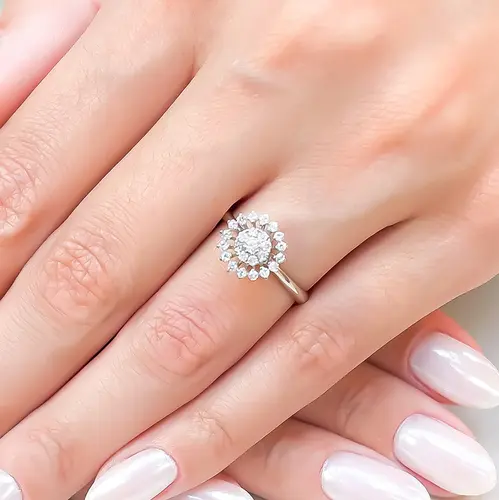 Anel Chuveiro de Ouro Branco com Diamantes totalizando 30 pts.