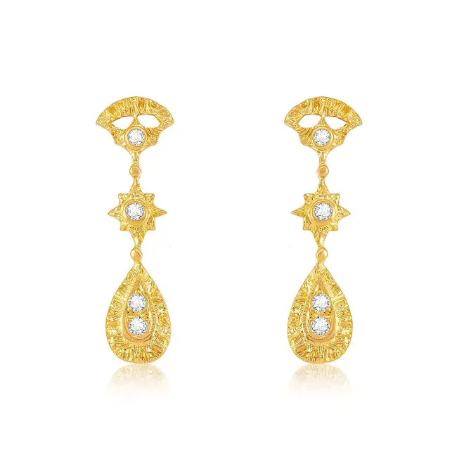 Par de Brincos Gotas de Ouro Amarelo com Diamantes totalizando 10 pts.