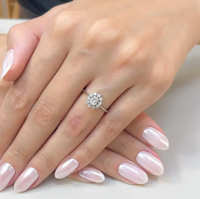 Anel Chuveiro de Ouro Branco com 20 pts em Diamantes