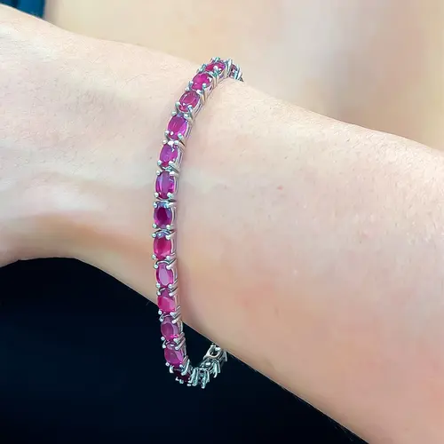 Pulseira de Prata com Rubis Ovais e Acabamento em Ródio