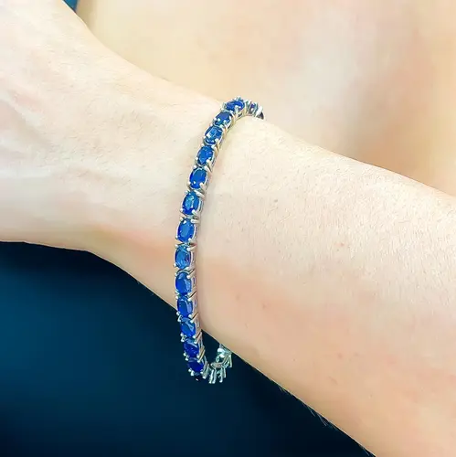 Pulseira de Prata com Safiras Ovais e Acabamento em Ródio