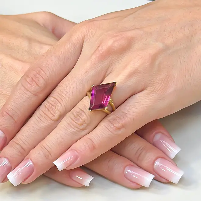 Anel de Ouro Amarelo com Cristal Turmalina Rosa