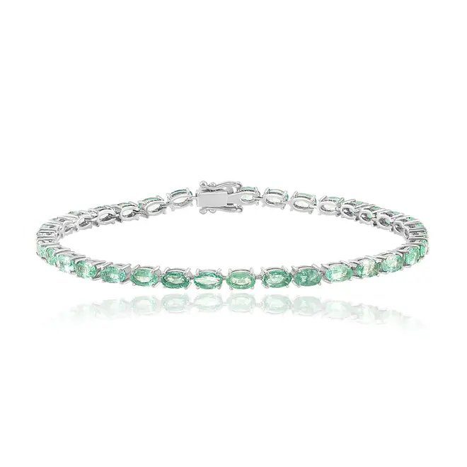 Pulseira de Ouro Branco com Esmeraldas totalizando 7,48 Cts.