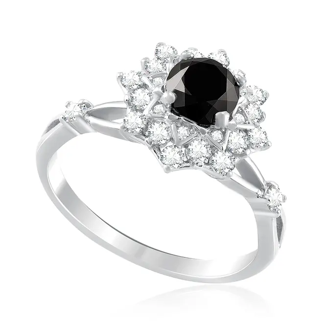Anel de Prata com Cristais e Diamante Negro de 1,0 Cts.