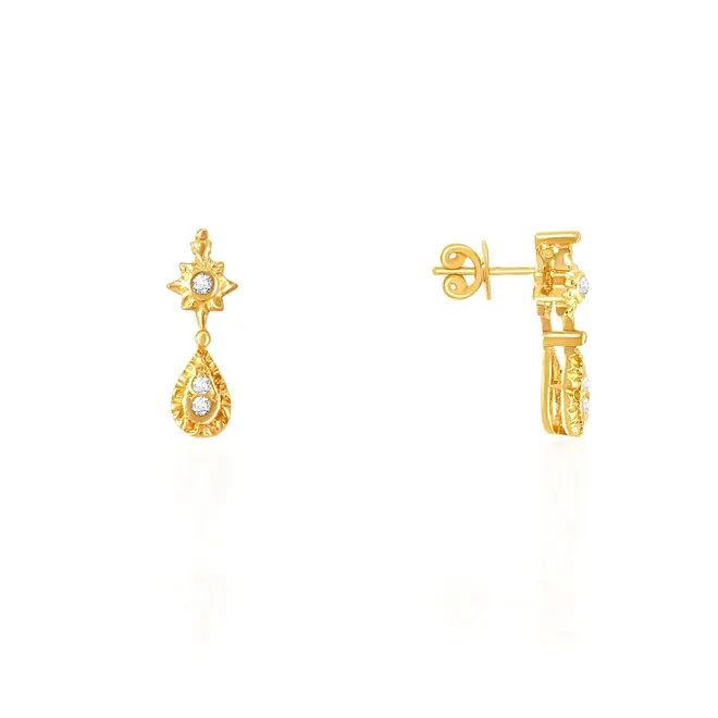 Par de Brincos Gotas de Ouro Amarelo com Diamantes totalizando 6 pts.