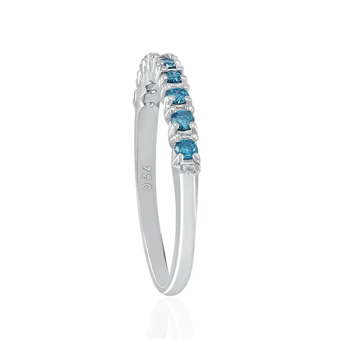 Meia Aliança de Ouro Branco com Diamantes Azuis totalizando 25 pts.