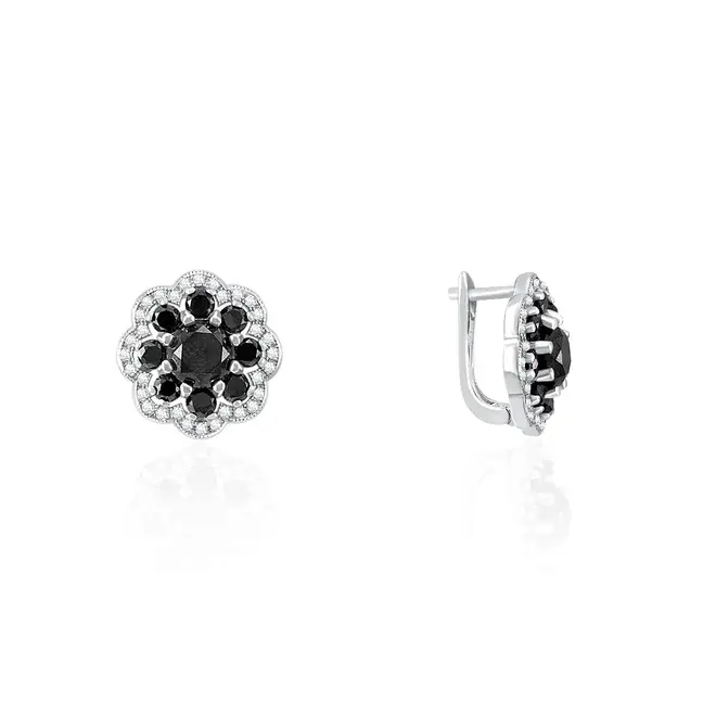 Par de Brincos de Prata com Diamantes Negros totalizando 7,0 Cts.