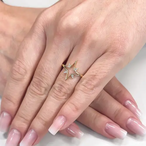 Anel Estrela de Ouro Amarelo com 4 Diamantes