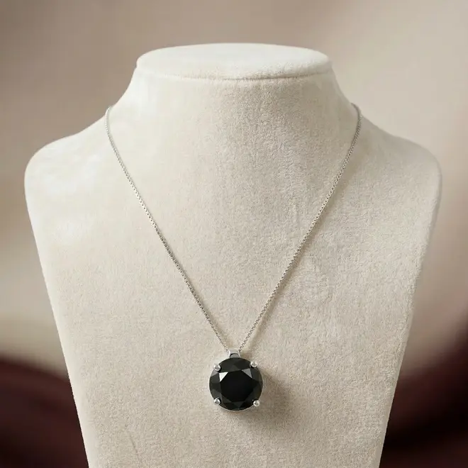 Pingente Ponto de Luz de Ouro Branco com Corrente e Diamante Negro de 90 pts.
