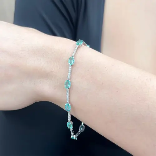 Pulseira de Ouro Branco com Diamantes e Esmeraldas