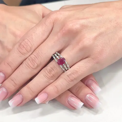 Anel de Prata com Diamantes e Rubi