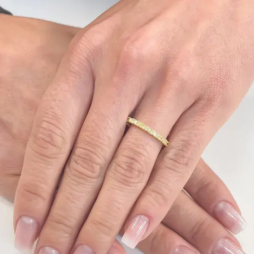 Meia Aliança de Ouro com 9 Diamantes Amarelos