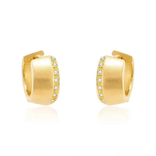 Par de Brincos Argolas de Ouro Amarelo com Diamantes totalizando 16 pts.