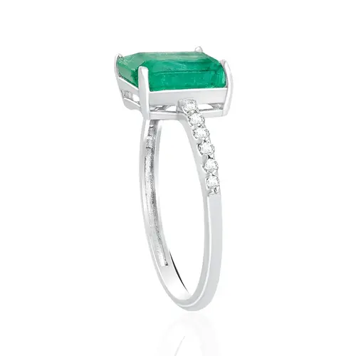 Anel de Ouro Branco com Diamantes e Esmeralda de 2,20 Cts.