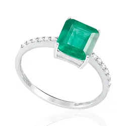 Anel de Ouro Branco com Diamantes e Esmeralda de 2,20 Cts.