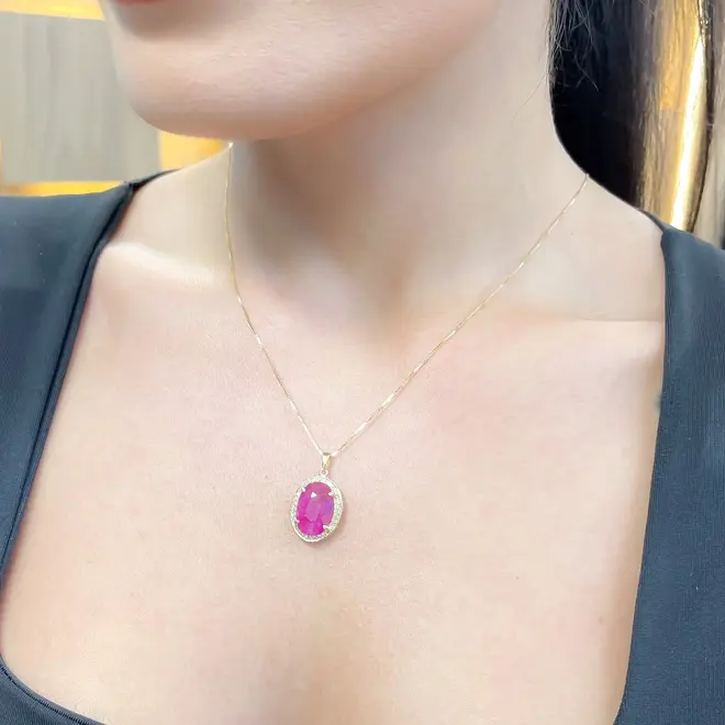 Pingente de Ouro amarelo com Corrente Veneziana, Diamantes e Rubi Oval