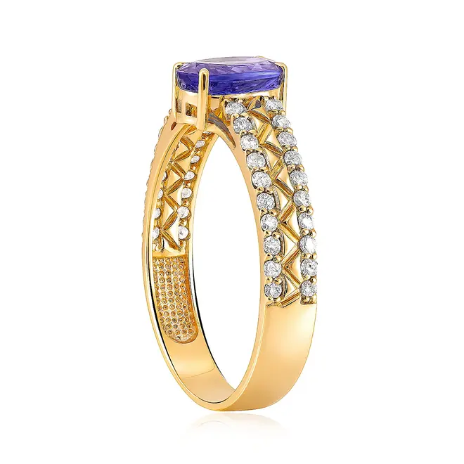Anel De Ouro Amarelo com 40 Diamantes e Tanzanita de 1,10 Cts.