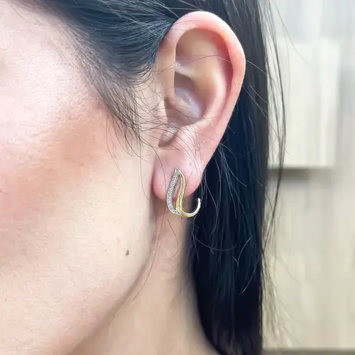Par de Brincos de Ouro Amarelo com Detalhes em Ródio