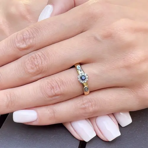 Anel de Formatura de Ouro com Diamantes e Safira