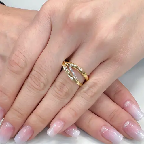 Anel Vazado de Ouro Amarelo com Diamantes