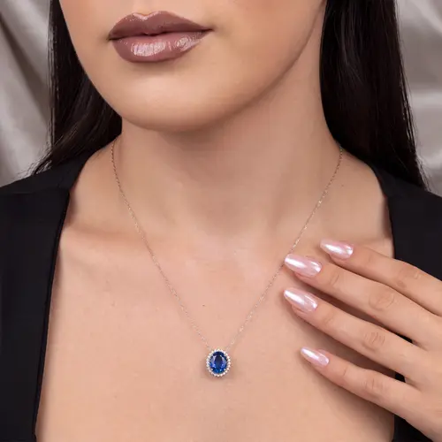 Pingente de Ouro Branco com Corrente, Diamantes e Safira de 3,43 Cts.