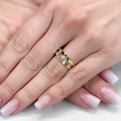 Anel de Ouro Amarelo com Diamantes