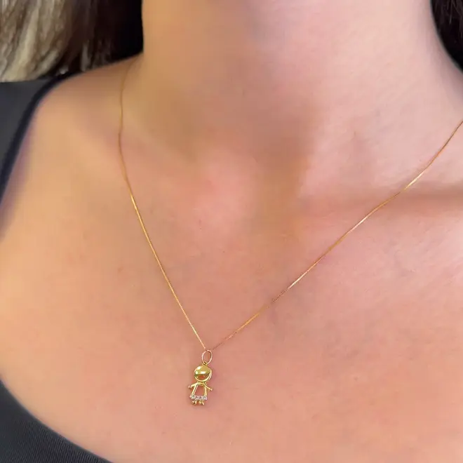Pingente Menino de Ouro Amarelo com Diamantes e Detalhe em Ródio