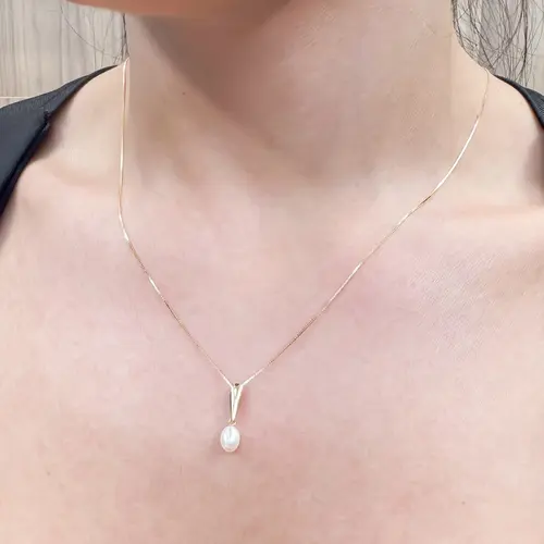 Pingente de Ouro Amarelo com Pérola e Corrente