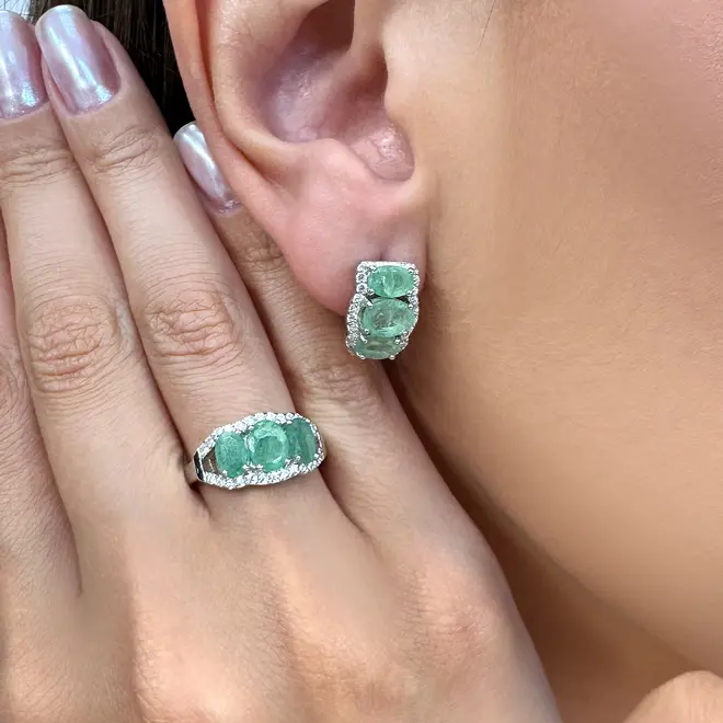 Conjunto Par de Brincos e Anel de Prata com Cristais e Esmeraldas