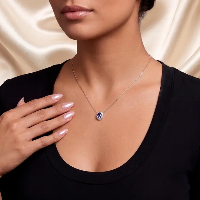 Pingente com Corrente de Ouro Branco, Diamantes e Tanzanita