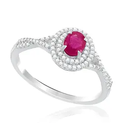 Anel de Ouro Branco com Diamantes totalizando 26 pts. e Rubi de 52 pts.