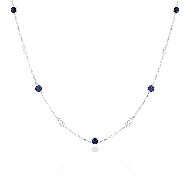 Corrente Elos Cartier de Ouro Branco com Safiras totalizando 1,20 Cts.