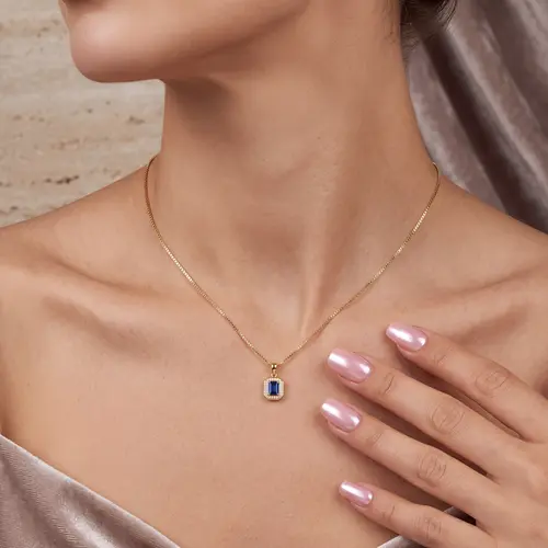 Pingente de Ouro amarelo com Corrente Veneziana, Diamantes e Safira de 2,33 Cts.