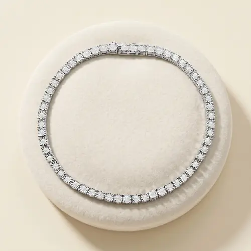 Pulseira de Ouro Branco com Diamantes totalizando 1,0 Ct.