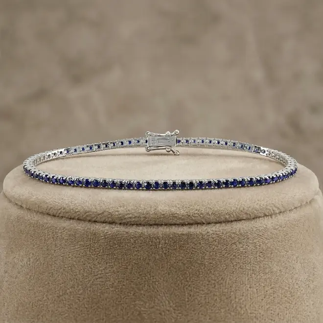 Pulseira Riviera de Ouro Branco com Safiras totalizando 1,58 Cts.