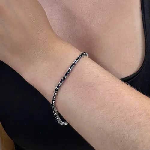 Pulseira Riviera de Ouro Branco com Safiras totalizando 1,58 Cts.