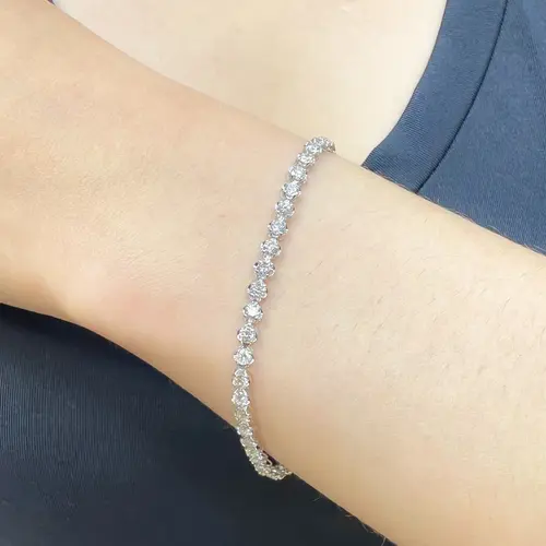 Pulseira Riviera de Platina com Diamantes totalizando 3,0 Cts.