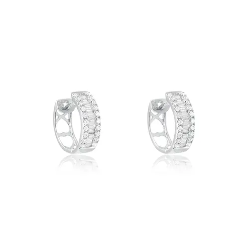 Par de Brincos Argola de Ouro Branco com Diamantes totalizando 45 pts.