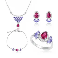 Conjunto Gargantilha, Pulseira, Par de Brincos e Anel de Prata com Cristais, Tanzanitas e  Rubis
