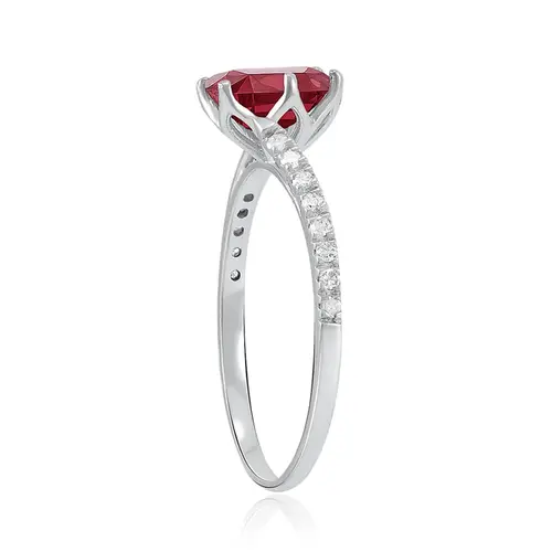 Anel Solitário de Ouro Branco com Diamantes e Rubi de 1,20 Cts.