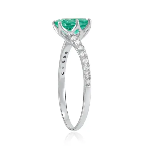 Anel  de Ouro Branco com Diamantes e Esmeralda de 1,20 Cts.
